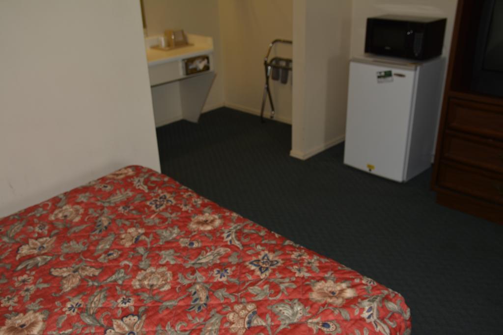 Lake Eufaula Inn & Suites Checotah Экстерьер фото