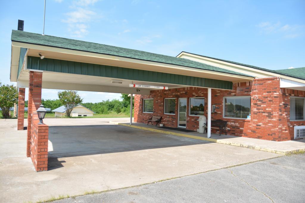 Lake Eufaula Inn & Suites Checotah Экстерьер фото