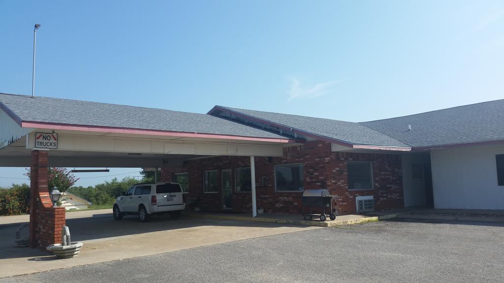 Lake Eufaula Inn & Suites Checotah Экстерьер фото