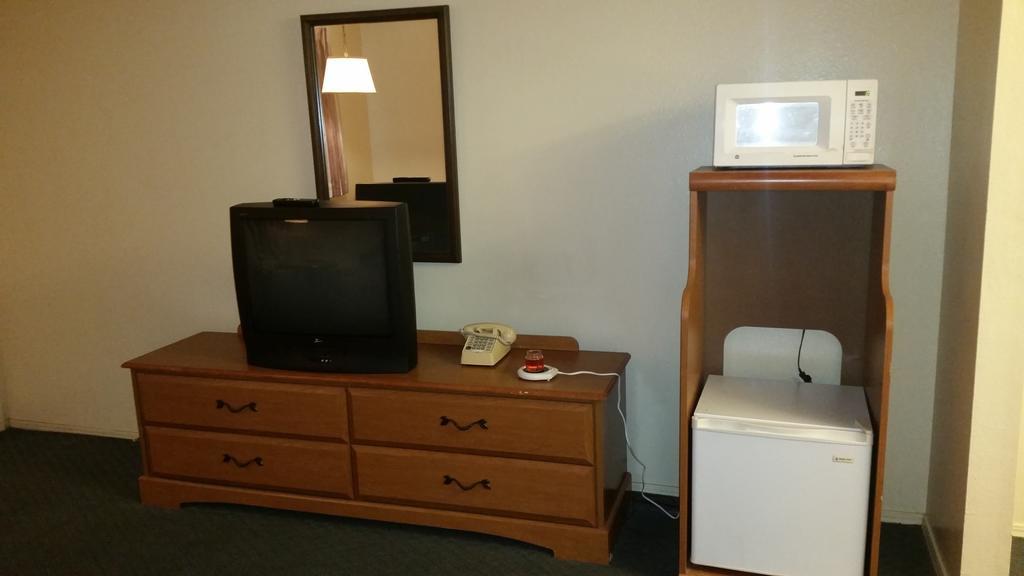 Lake Eufaula Inn & Suites Checotah Экстерьер фото