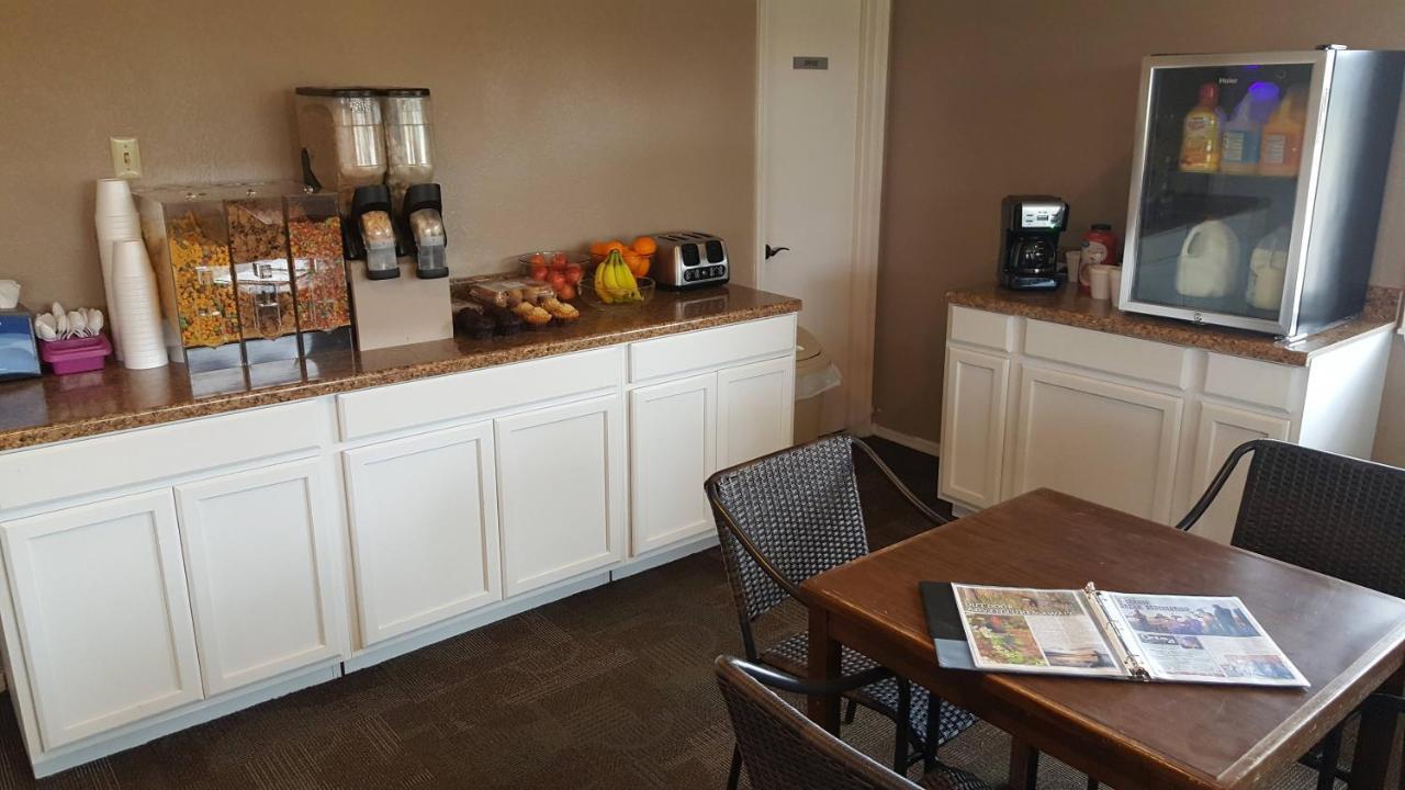 Lake Eufaula Inn & Suites Checotah Экстерьер фото