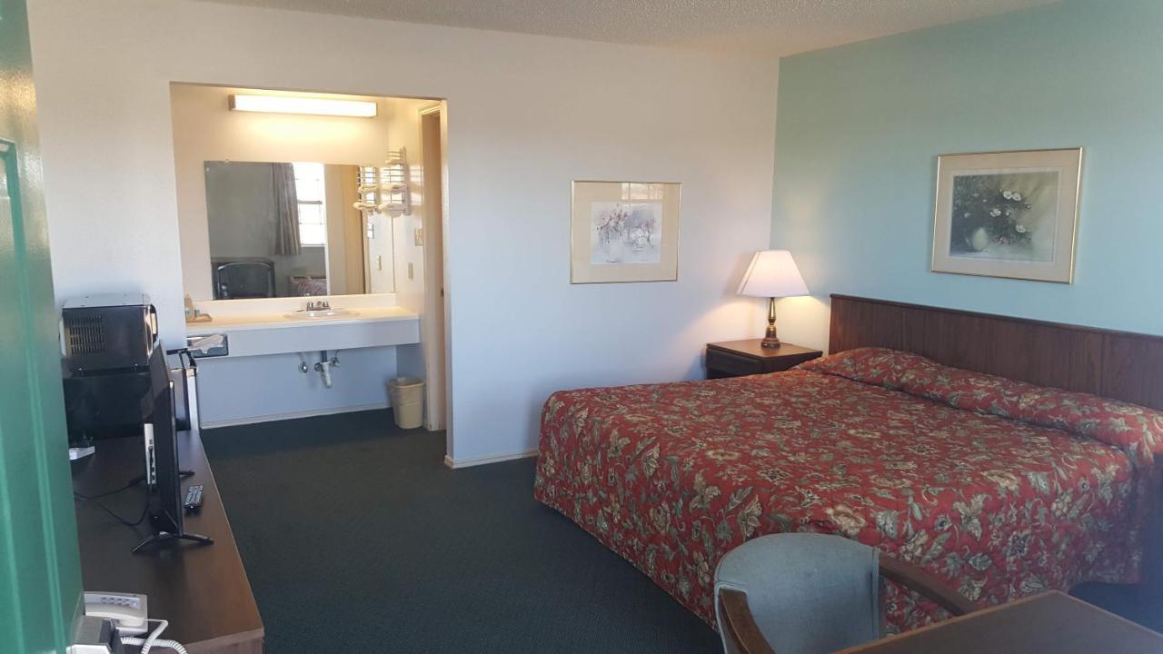 Lake Eufaula Inn & Suites Checotah Экстерьер фото