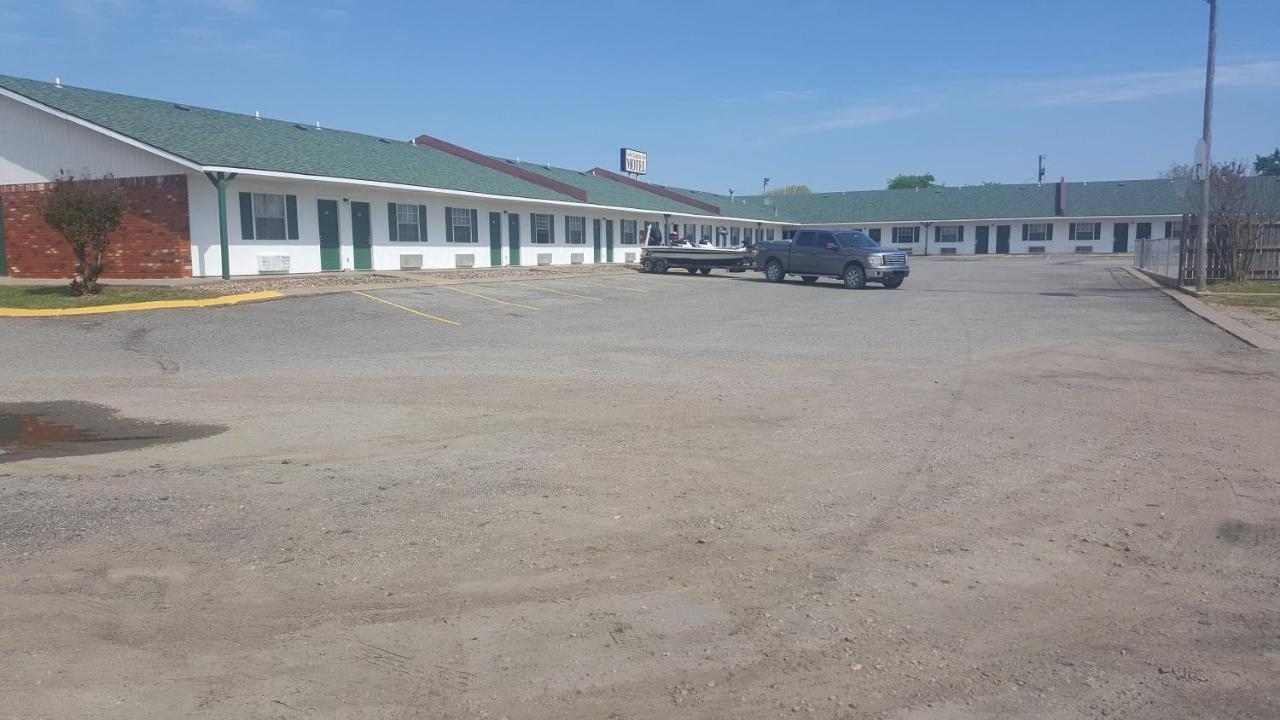 Lake Eufaula Inn & Suites Checotah Экстерьер фото