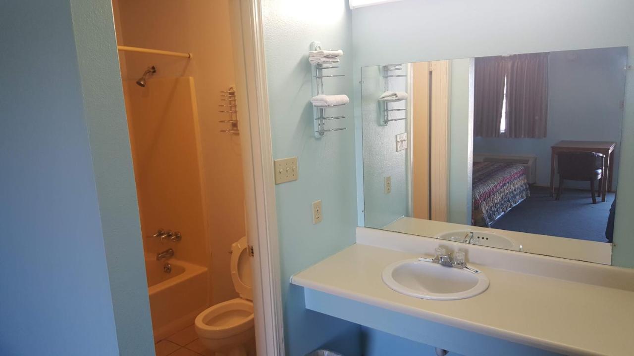 Lake Eufaula Inn & Suites Checotah Экстерьер фото