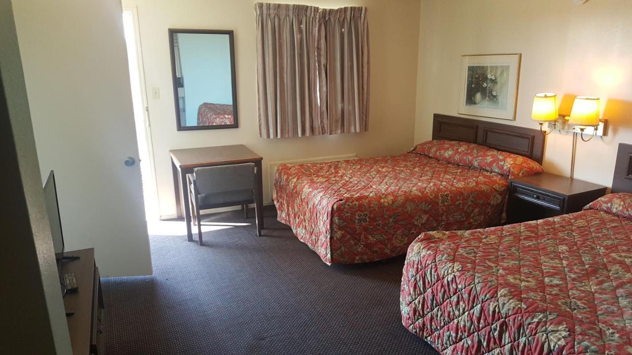 Lake Eufaula Inn & Suites Checotah Экстерьер фото